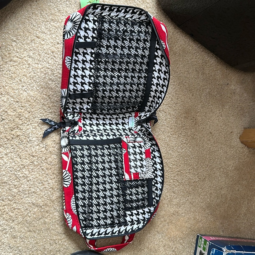 Vera Bradley tech organizer. Deco Daisy